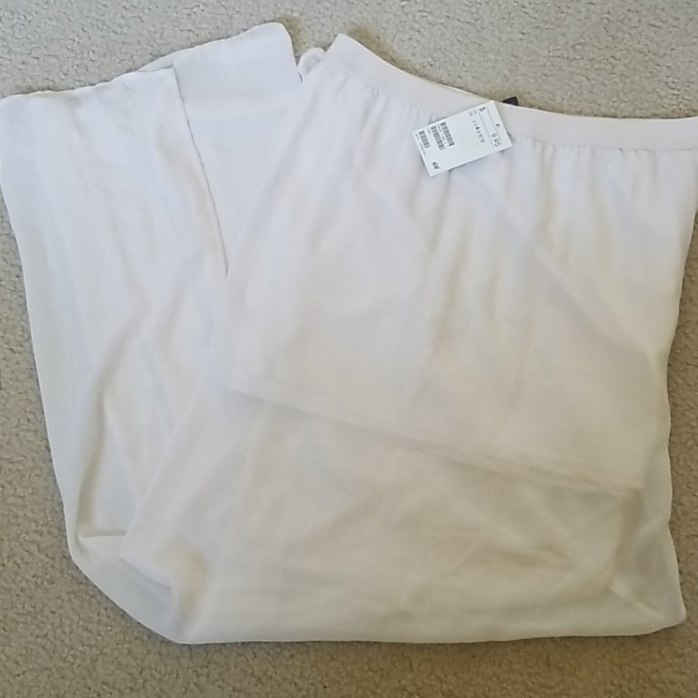 Long chiffon white skirt